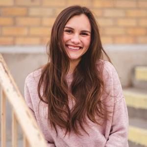 Meet your Posher, Laura